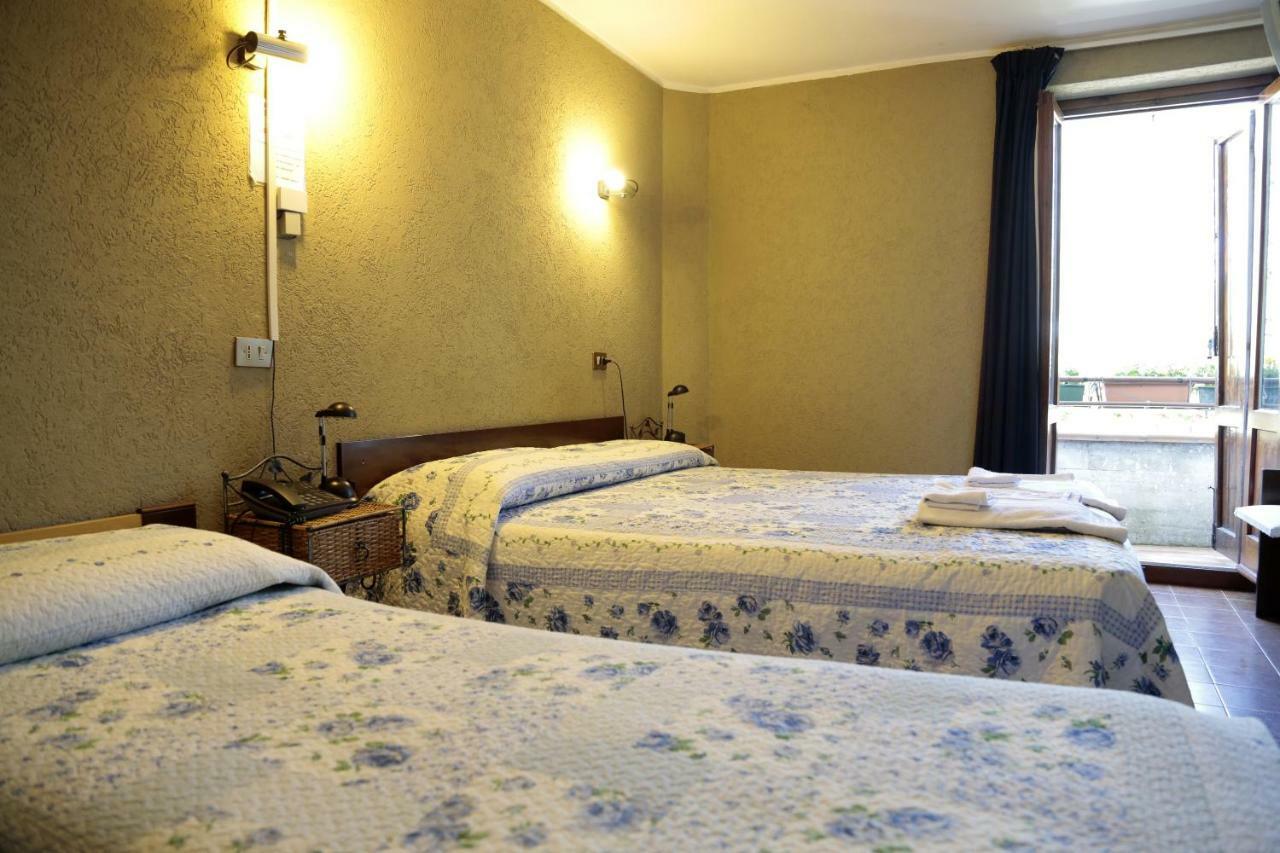 Hotel Rondanino Lanzo dʼIntelvi Exterior foto
